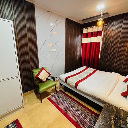 Hotel Amar Mussoorie Kültér fotó