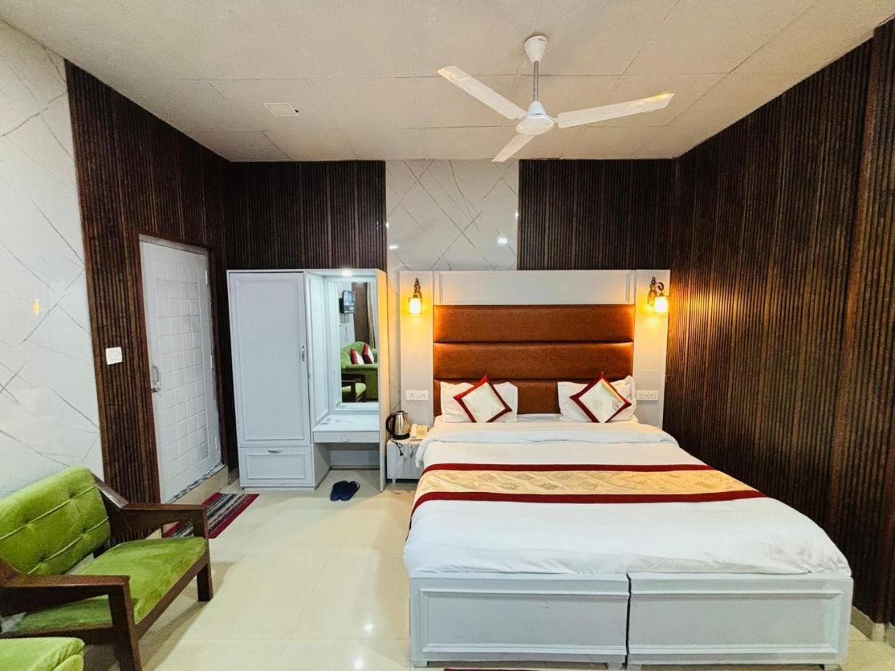 Hotel Amar Mussoorie Kültér fotó