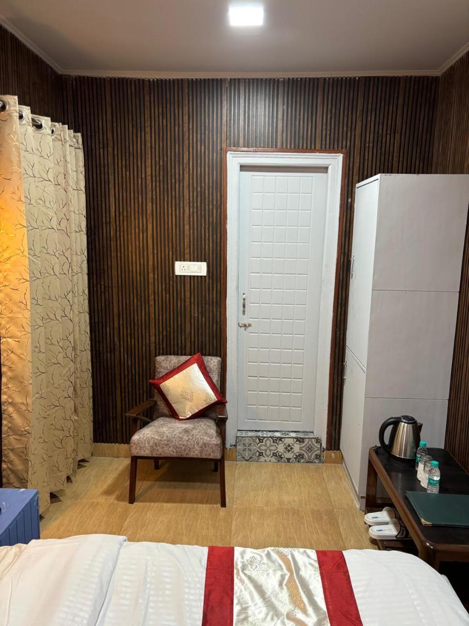 Hotel Amar Mussoorie Kültér fotó