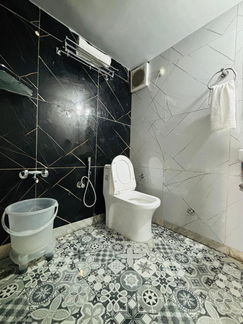 Hotel Amar Mussoorie Kültér fotó
