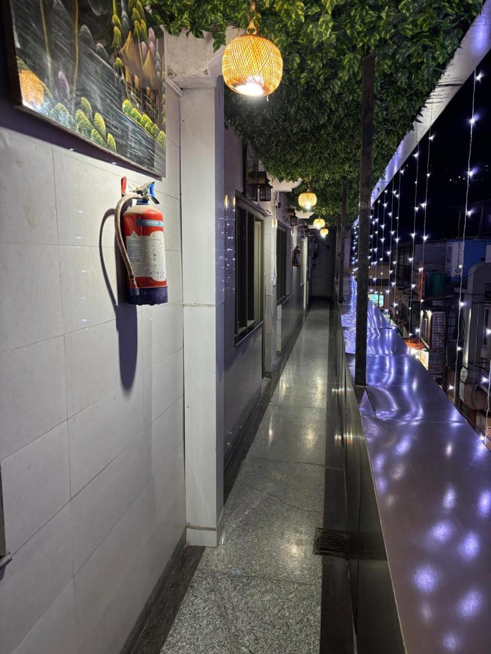 Hotel Amar Mussoorie Kültér fotó