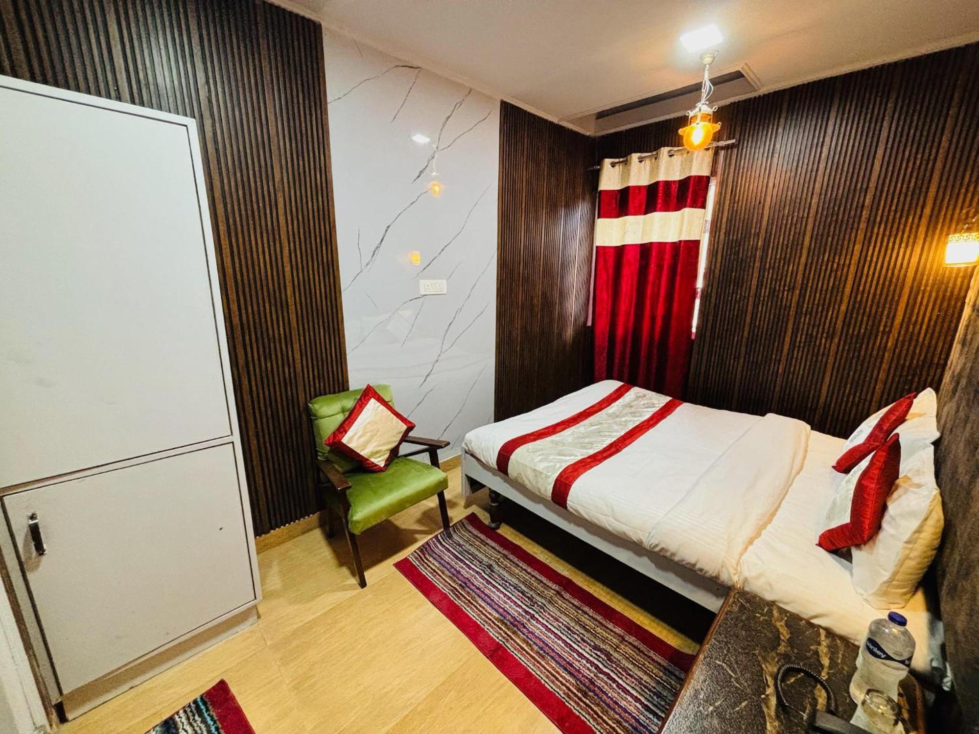 Hotel Amar Mussoorie Kültér fotó